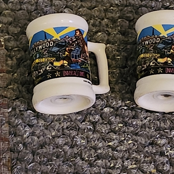 Vintage China Salt & Pepper Shakers - Picture 6 of 9